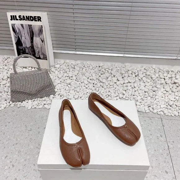 Maisom Margiela mm6 vintage split toe shoes